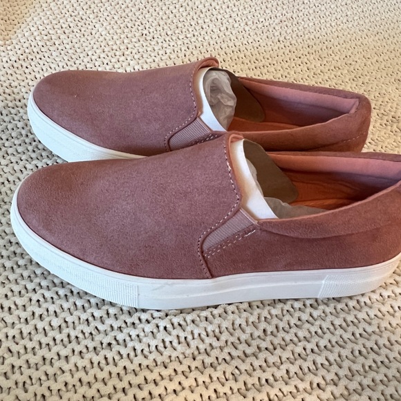 Brand New Soda Slip on Shoes - Picture 3 of 3